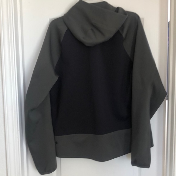 Lululemon Chamber Hoodie/Jacket - Picture 8 of 9